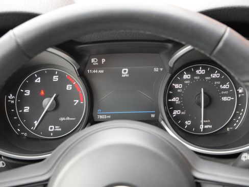 Used 2023 Alfa Romeo Stelvio Ti image 16