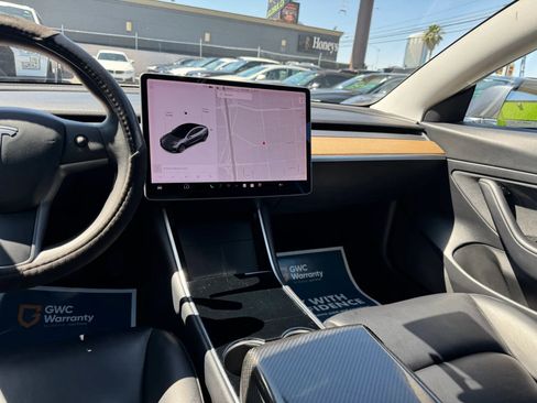 Used 2020 Tesla Model 3 Standard Range Plus RWD image 19