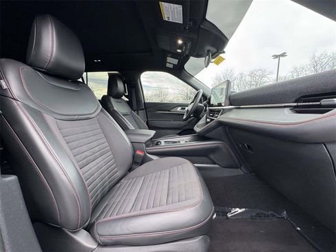 Used 2025 Ford Explorer ST-Line image 16