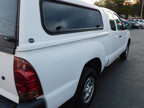 Used 2012 Toyota Tacoma Base 4x2 4dr Access Cab 6.1 ft image 11