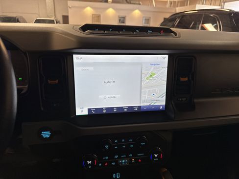 Used 2023 Ford Bronco Badlands image 32