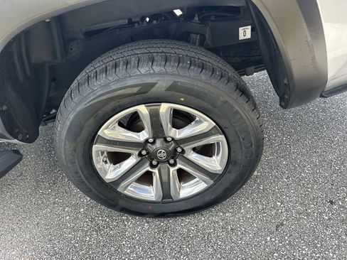 Used 2018 Toyota Tacoma Limited image 9