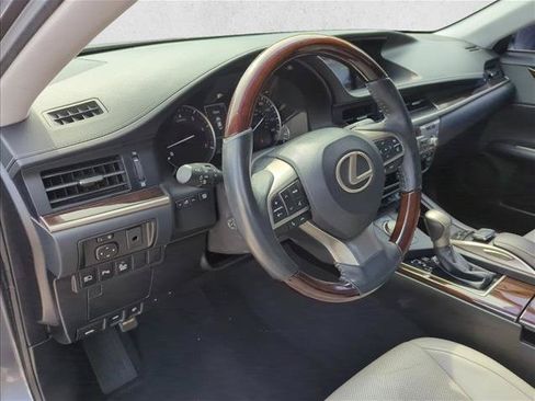 Used 2018 Lexus ES 350 w/ Luxury Package w/Wood Trim FWD image 13