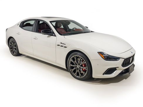 Used 2022 Maserati Ghibli Modena Q4 image 9