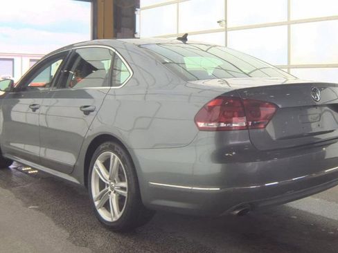 Used 2015 Volkswagen Passat 1.8T SE image 2