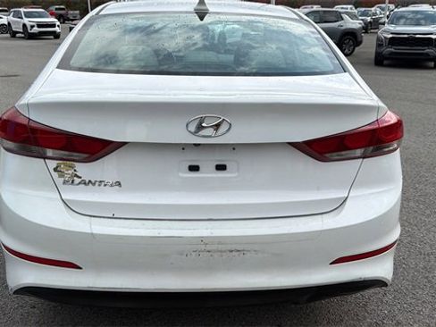 Used 2017 Hyundai Elantra SE image 5