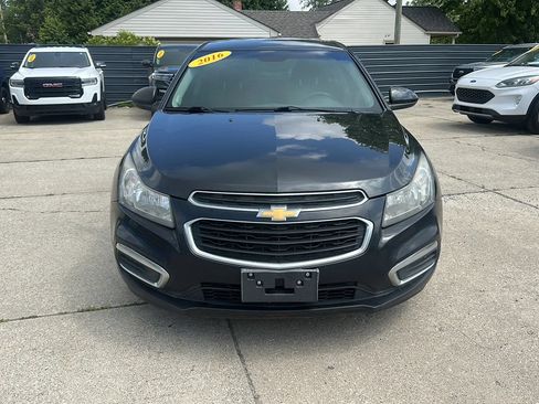 Used 2016 Chevrolet Cruze LS FWD image 2