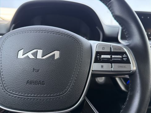 Used 2022 Kia Telluride S FWD image 10