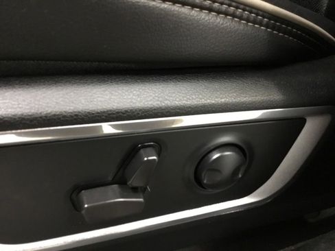Used 2023 RAM 1500 Laramie AWD/4WD image 8