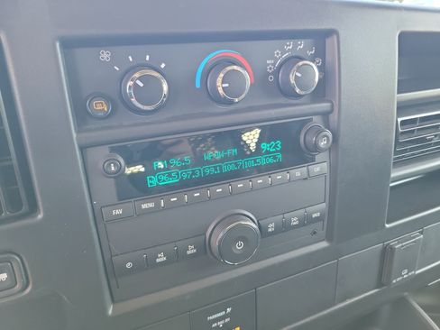 Used 2025 Chevrolet Express 2500 w/ Driver Convenience Package RWD image 21