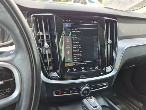 Used 2020 Volvo V60 T5 Cross Country AWD/4WD image 15