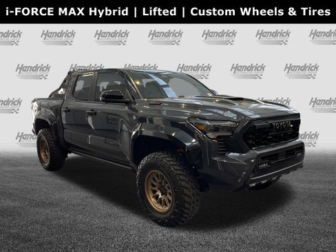 Used 2025 Toyota Tacoma TRD Pro image 2