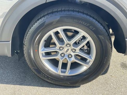 New 2026 Ford Explorer Active image 32