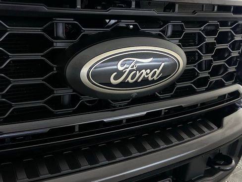 Used 2025 Ford F350 Lariat w/ Black Appearance Package image 37