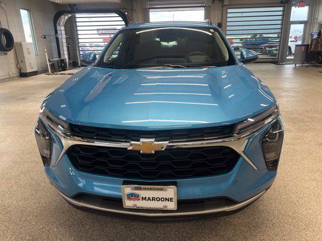 New 2026 Chevrolet Trax LT w/ Driver Confidence Package FWD image 2