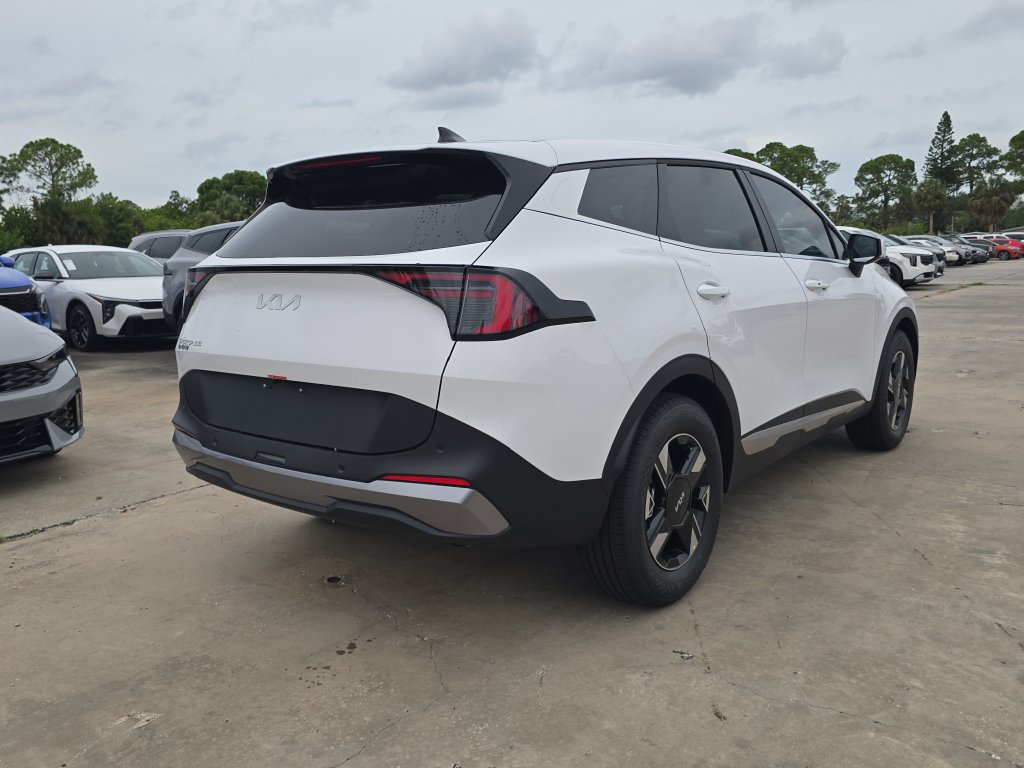 New 2027 Kia Sportage LX FWD image 8