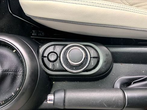 Used 2024 MINI Cooper S w/ Signature Upholstery Package FWD image 35