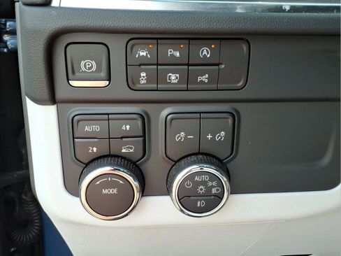 Used 2025 Chevrolet Tahoe Premier AWD/4WD image 20
