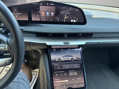 Used 2024 Lucid Air Touring AWD/4WD image 16
