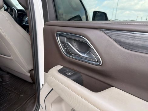 Used 2023 GMC Yukon SLT RWD image 11