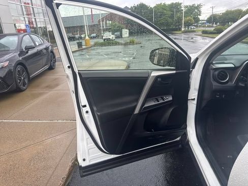 Used 2016 Toyota RAV4 LE AWD/4WD image 11