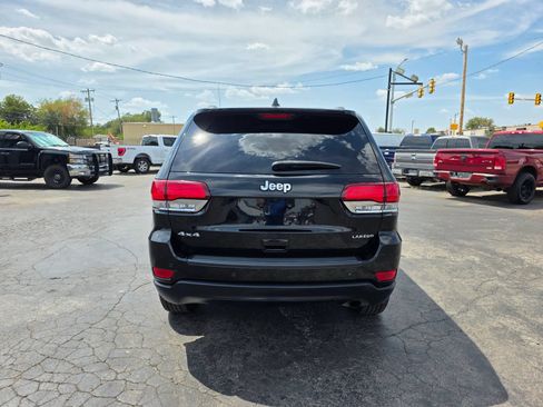 Used 2020 Jeep Grand Cherokee Laredo AWD/4WD image 24