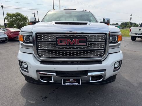 Used 2019 GMC Sierra 2500 Denali AWD/4WD image 2