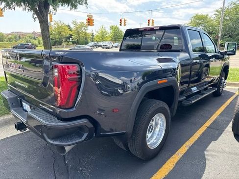 Used 2025 GMC Sierra 3500 Denali w/ Denali Reserve Package AWD/4WD image 3