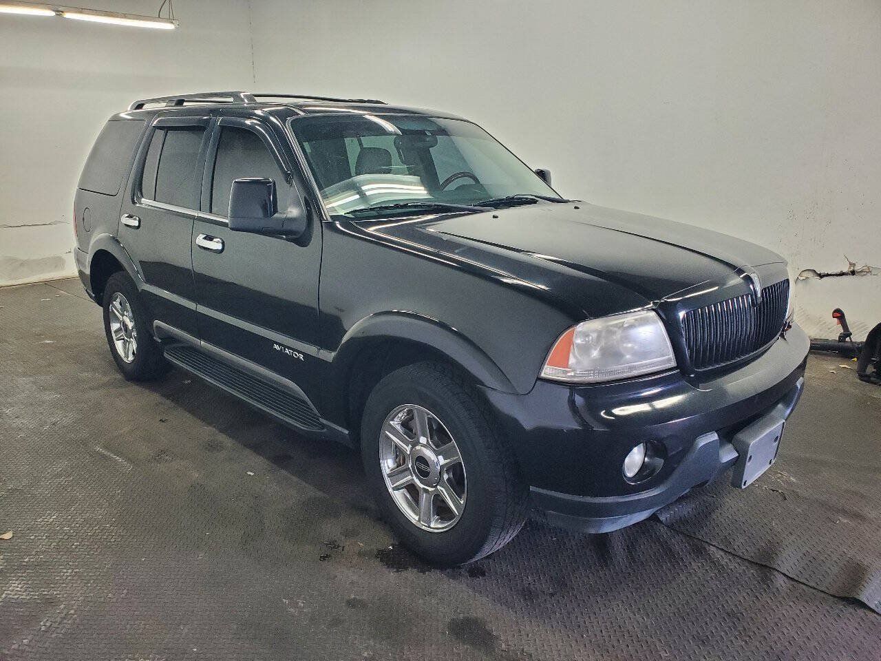 Used 2005 Lincoln Aviator AWD image 3