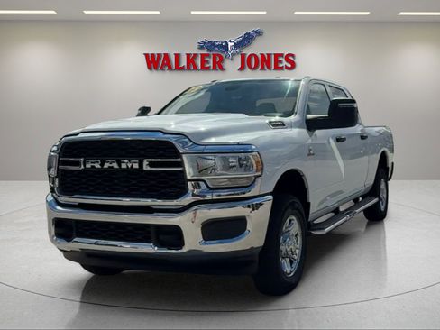 Used 2023 RAM 3500 Tradesman w/ Chrome Appearance Group image 13