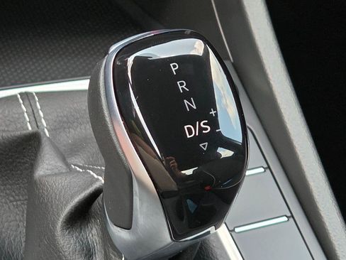 Used 2025 Volkswagen Jetta Sport FWD image 37