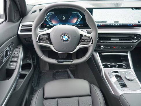 Used 2025 BMW 330i xDrive Sedan AWD/4WD image 15