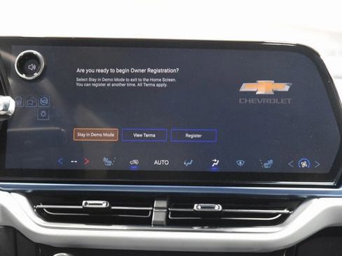 New 2026 Chevrolet Equinox EV LT image 31