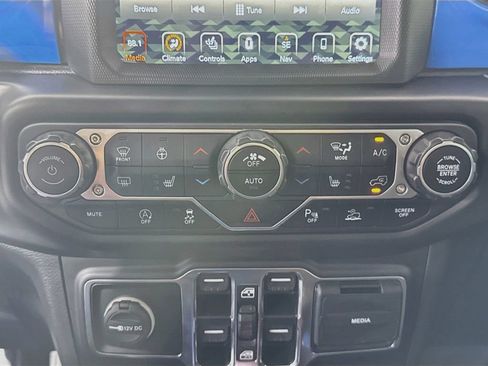 Used 2022 Jeep Wrangler Unlimited Sport AWD/4WD image 17