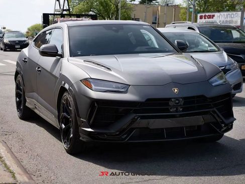 Used 2023 Lamborghini Urus Performante AWD/4WD image 2
