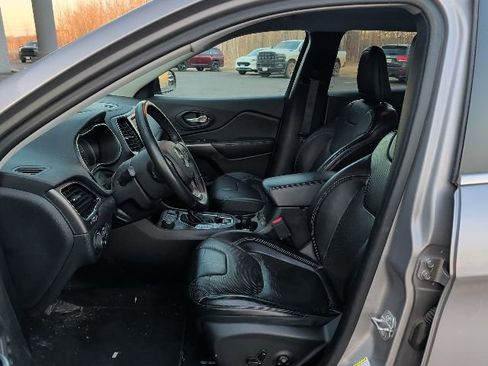 Used 2019 Jeep Cherokee Limited w/ Trailer Tow Group image 9