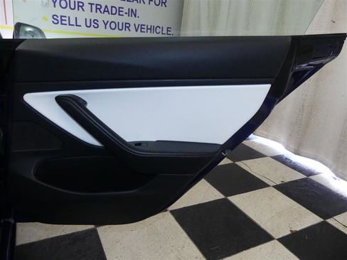 Used 2019 Tesla Model 3 Standard Range Plus image 24