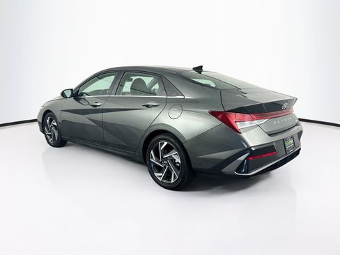 Used 2025 Hyundai Elantra Limited FWD image 5