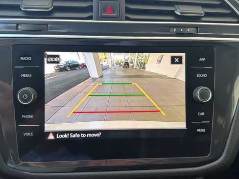 Certified 2024 Volkswagen Tiguan SE R-Line AWD/4WD image 23