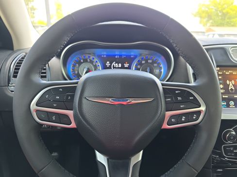 Used 2023 Chrysler 300 Touring w/ Safetytec Plus Group RWD image 18