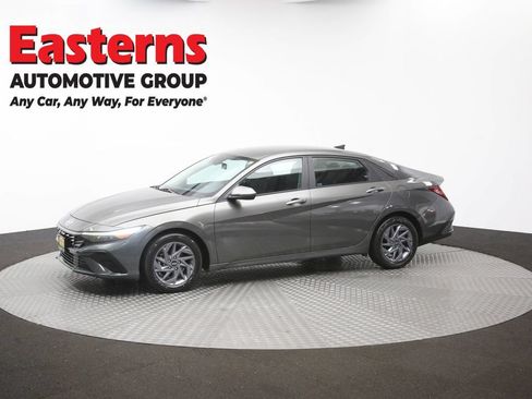 Used 2024 Hyundai Elantra SEL FWD image 56