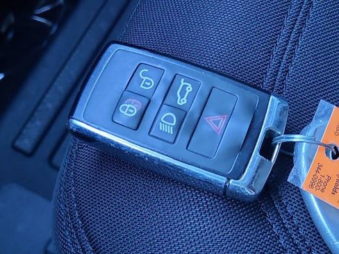 Used 2022 Land Rover Defender 110 image 34