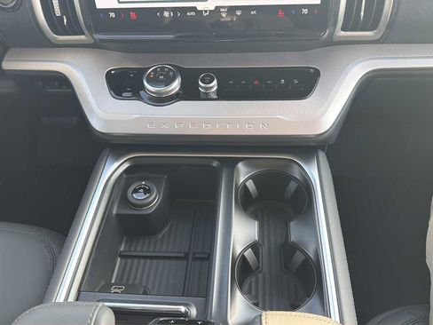 Used 2026 Ford Expedition Active image 16