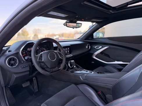 Used 2022 Chevrolet Camaro ZL1 RWD image 28