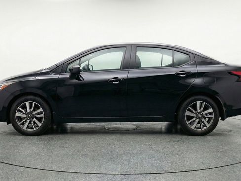 Used 2025 Nissan Versa SV image 5