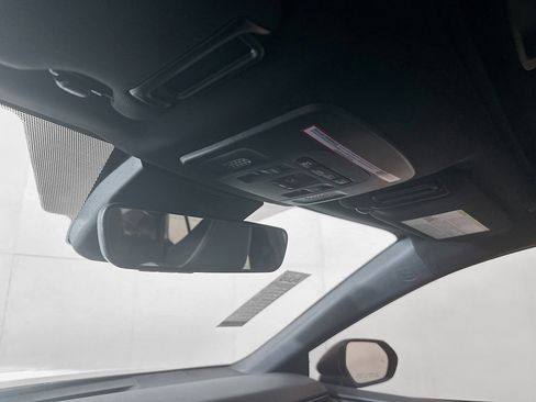 Used 2025 Toyota Camry SE w/ Convenience Package image 18