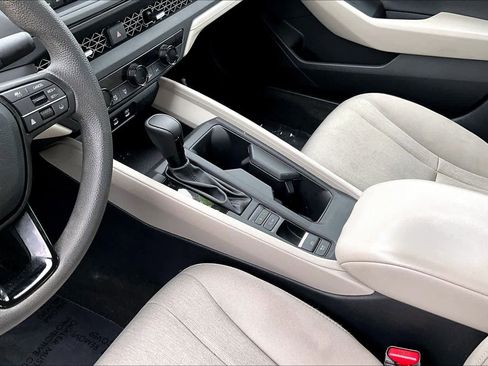 Used 2023 Honda Accord EX image 17