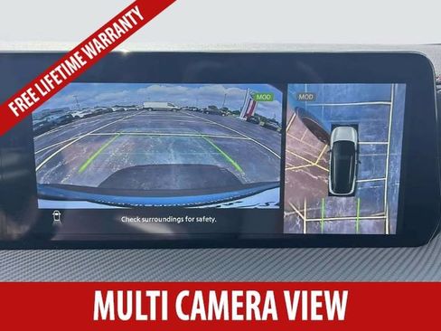 New 2026 Nissan Kicks SR w/ SR Premium Package FWD image 9
