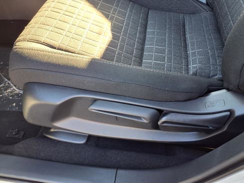 New 2026 Honda HR-V LX image 13
