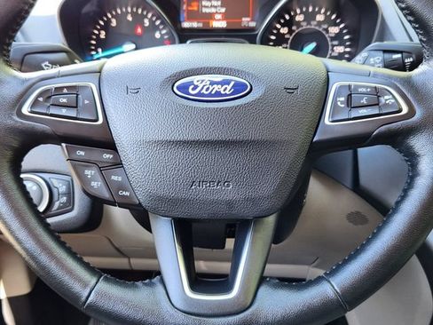 Used 2019 Ford Escape SEL AWD/4WD image 25